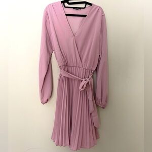 Woman Pink Dress long Sleeve Size Large. Woman MIDI Dress
Long sleeve